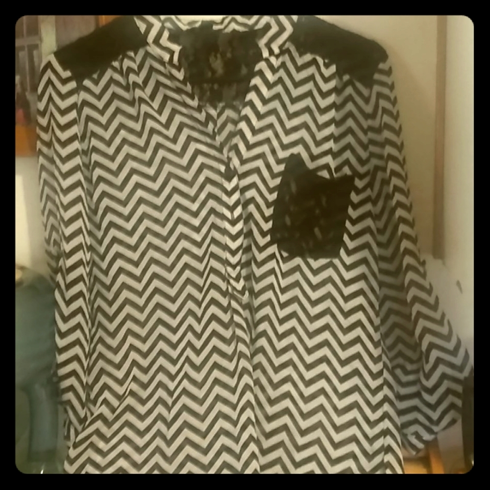 Women's size L shirt